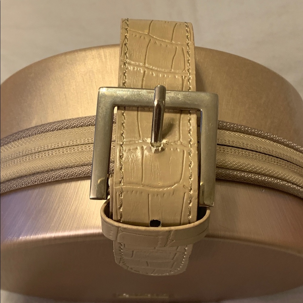 CALPAK Baye Mini Handcase Hat Box in Rose Gold - Picture 9 of 13